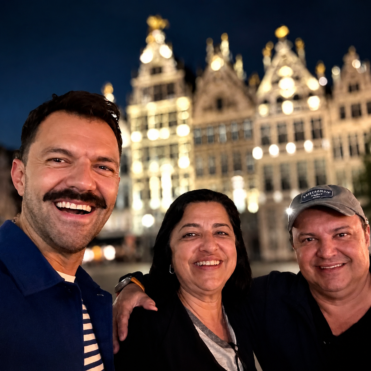 Marcelo, Cris e Mau, os três filhos da Sra. Mathea